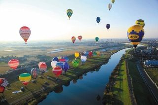 ふるさと納税で「バルーン大会」の佐賀の大空を熱気球でいっぱいに！