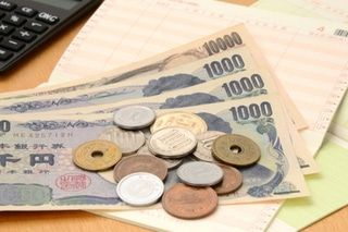 お金が貯まらない人が必ずやっている悪習慣3つ