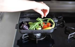 神コスパ！アウトドアでも自宅でも！何通りも使えるダッチオーブン