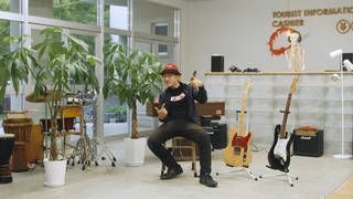 廃校をスタジオに！炭鉱の町を音楽で盛り上げる、戦略的音楽家