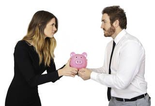 離婚後の養育費、もらうべき相場は？年収別・子供の数別解説