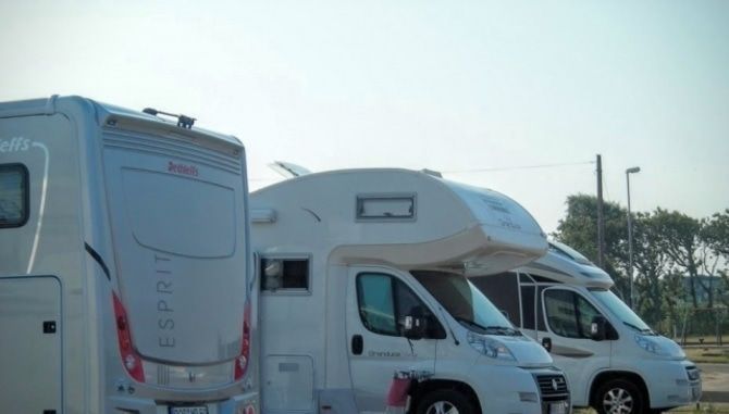 ペット同伴もOK☆キャンピングカーレンタルでお得な旅を!