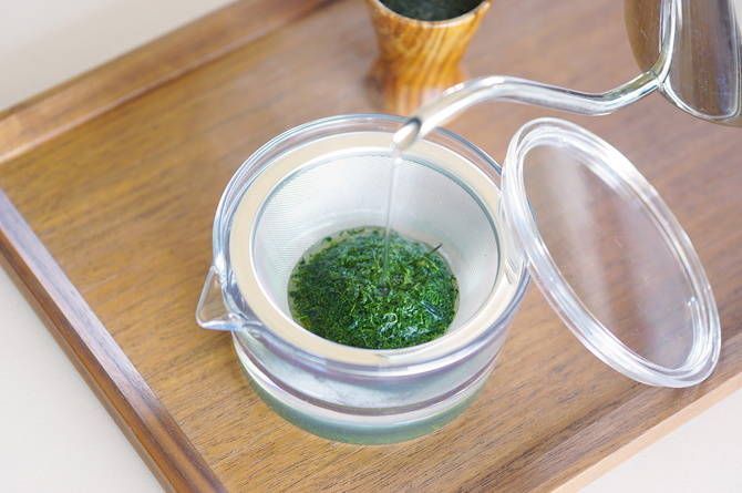 新茶が5倍おいしく感じる!? スタイリッシュ＆本格派の「透明急須」が大活躍！