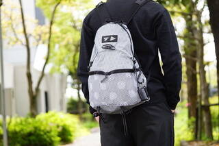 お出かけバッグはこれで決まり！ 多機能＆おしゃれなデイパック。