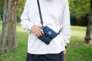 手ぶら派は必見！ルックス＆コスパに優れたデバイスホルダー。