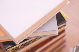 秋の夜長の読書タイムに。おすすめファンタジー作品3選