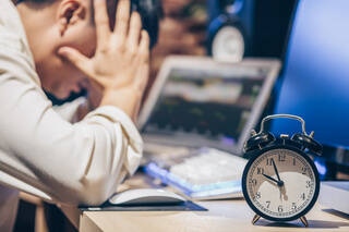 残業60時間超で賃金割増、でもそれって働きすぎじゃない？