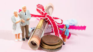 さらに延長!?教育資金贈与の特例いつまで？どう活用すればお得？