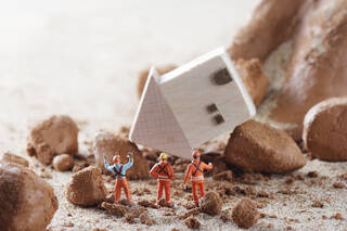 台風シーズン前に！知らなきゃ損する「災害に必要なお金の備え」