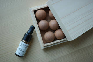 大自然の呼吸。赤土からできたディフューザーという森の贈り物。