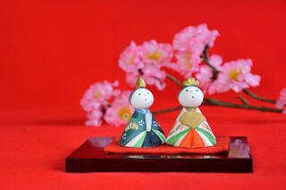 女の子の初節句、ひな人形の相場はいくら？いつまでに買うべき？
