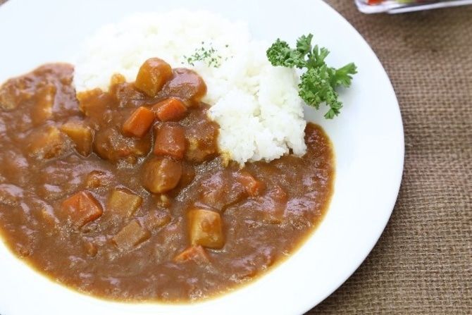 どうしても食べたい行列ができるカレー店