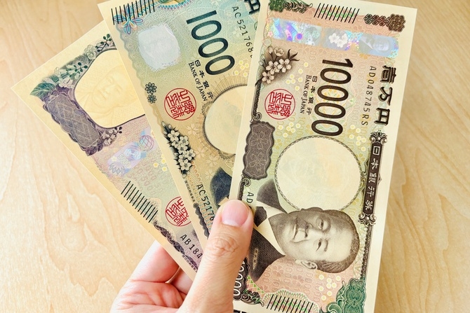 「減税」と「現金給付」、家計が本当に助かるのはどっち?
