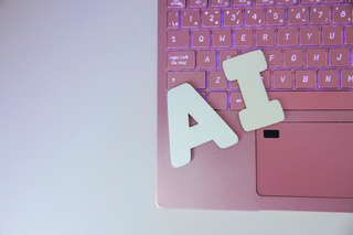 初心者向けAI副業をFPが解説！稼ぐポイントと注意点も