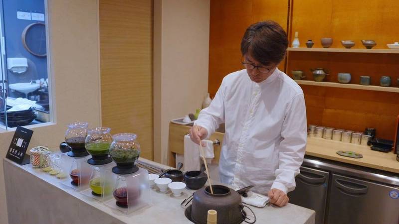 店内と山科さん