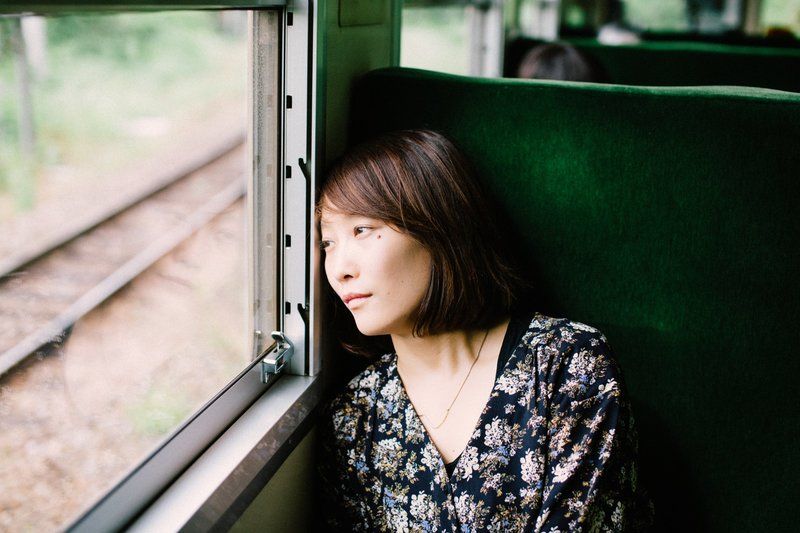 列車で移動中