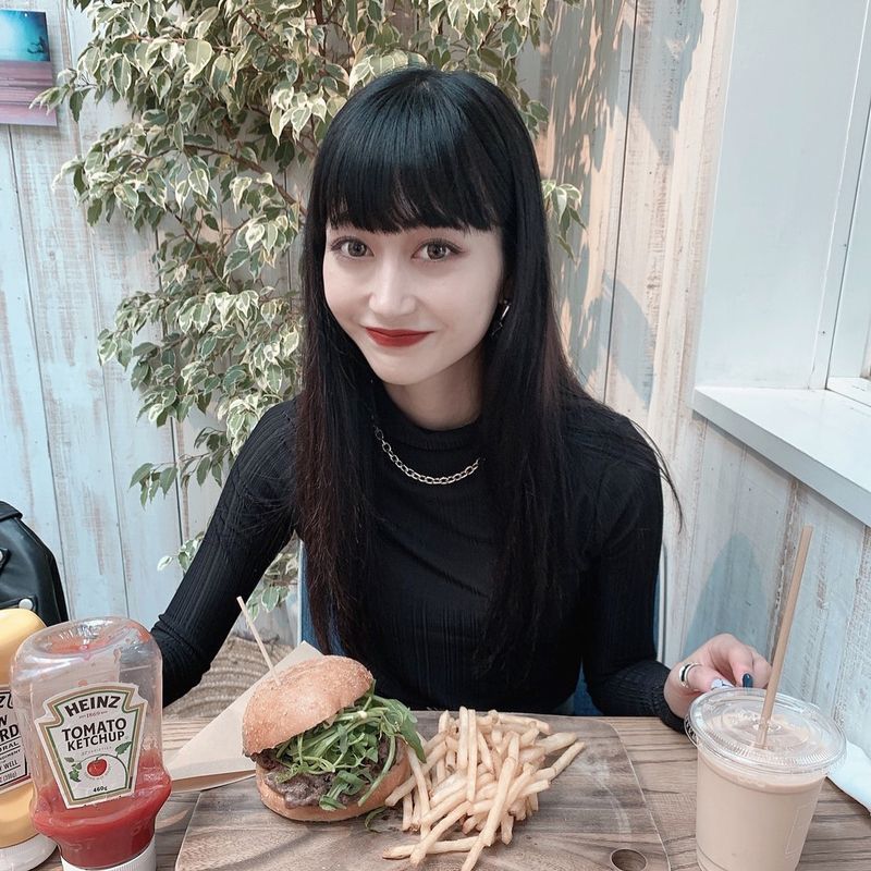 ハンバーガーと八波涼佳さん