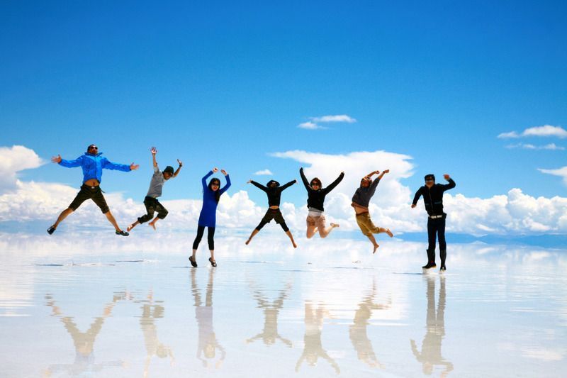 ウユニ湖 仲間と