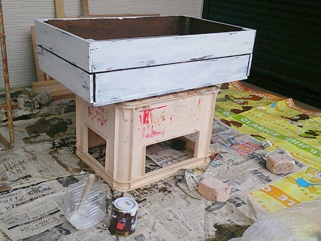 白ペンキを塗る