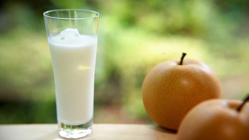 なし酢の牛乳割り