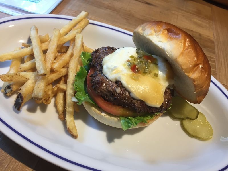 スカモルツァチーズバーガー