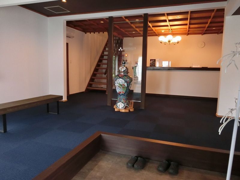 旅館若杉屋のエントランス