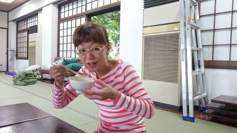 重湯を食べるトコさん