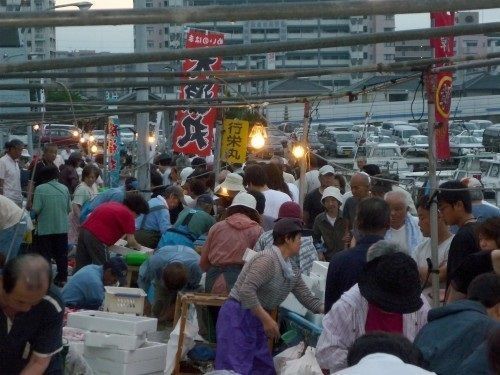 まるごと福岡博多|姪浜朝市(2009)/提供:福岡市