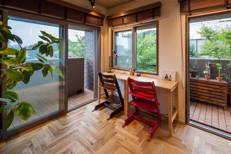 リビングに置いた机