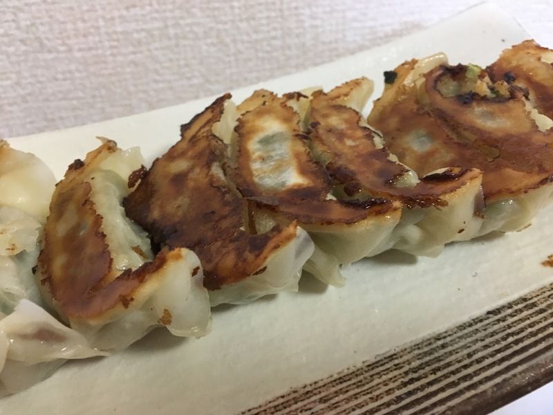 焼きたて生餃子