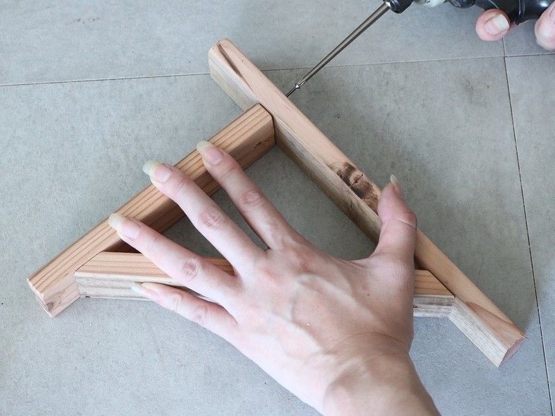 木材に穴を開ける