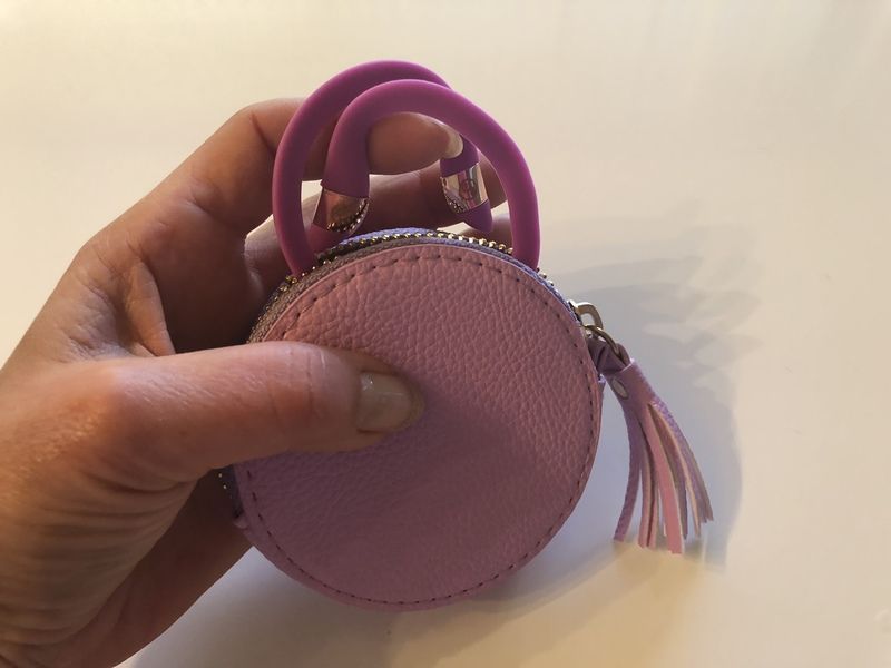 イヤーアップ　ポーチ