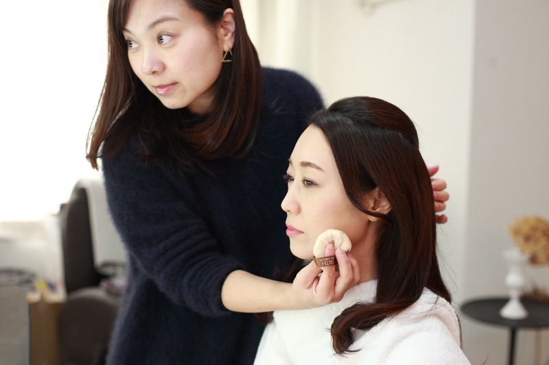 メイクをしているところ