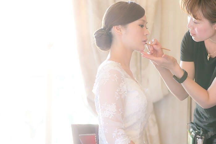 ウエディングフォトの準備風景　パリ