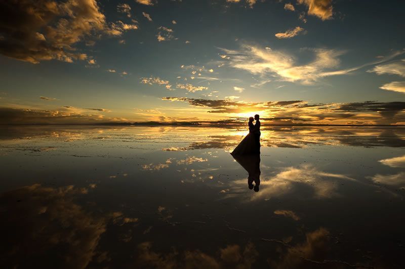 ウユニ塩湖でのウエディングフォト