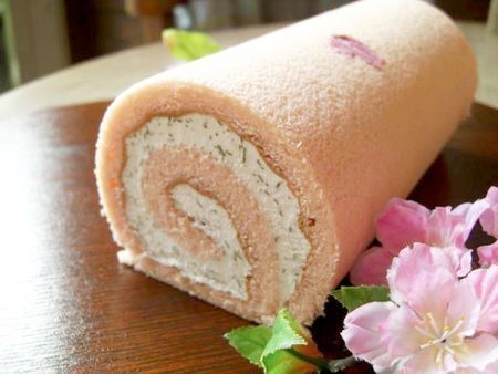 桜ロールケーキ