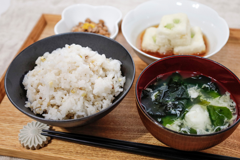 納豆と味噌汁とごはん