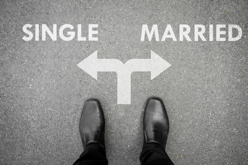 独身と結婚の分かれ道に立つ