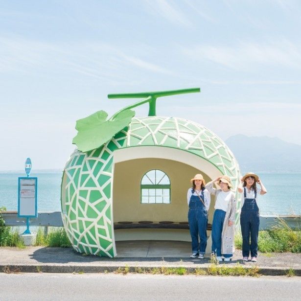 小長井フルーツバス停通り