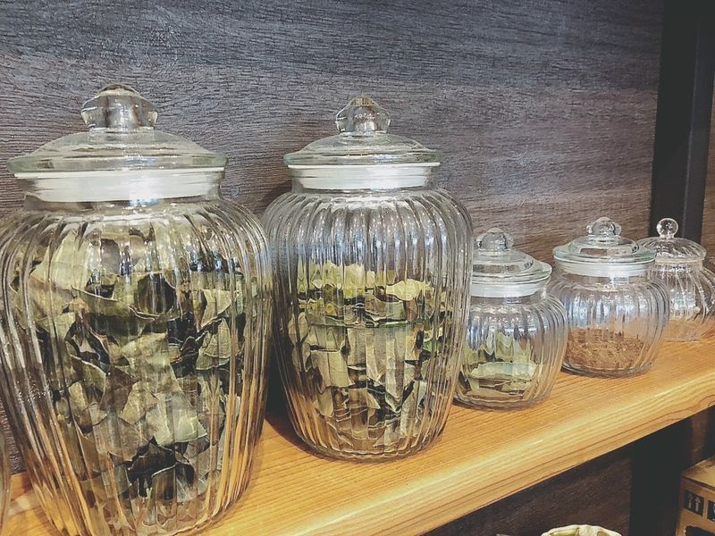 薬草の入った瓶