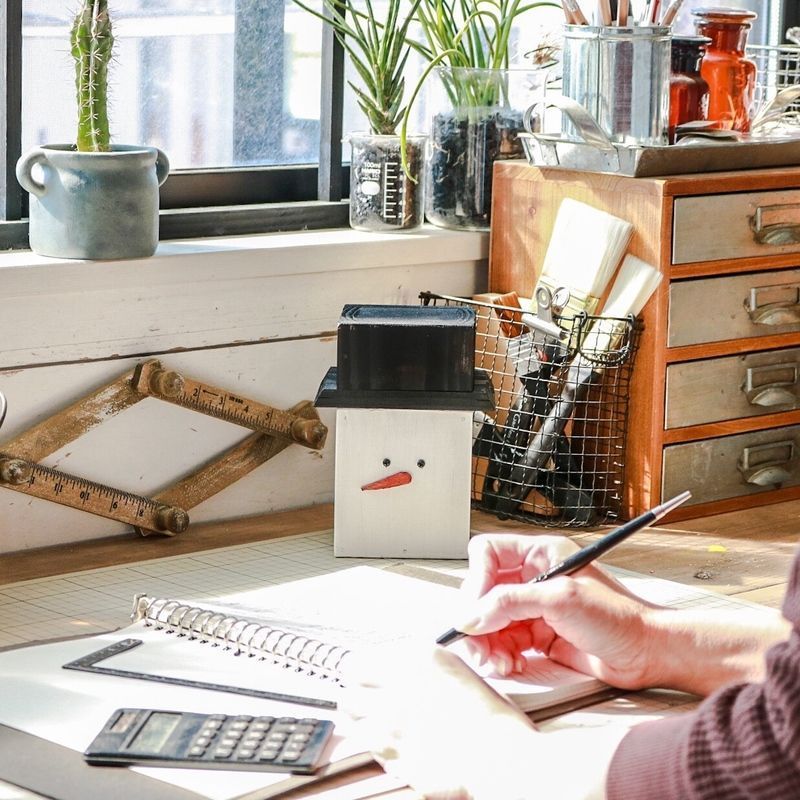 デスク周りの収納に