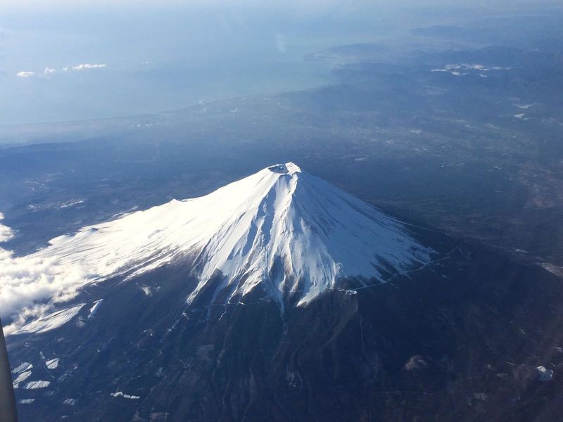 機内から見える富士山