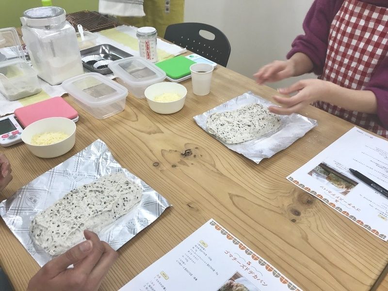 アルミホイル上の生地