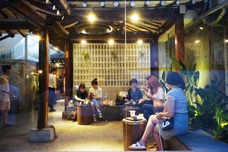 「韓屋カフェ通り」を代表する人気カフェ『SEOUL COFFEE』