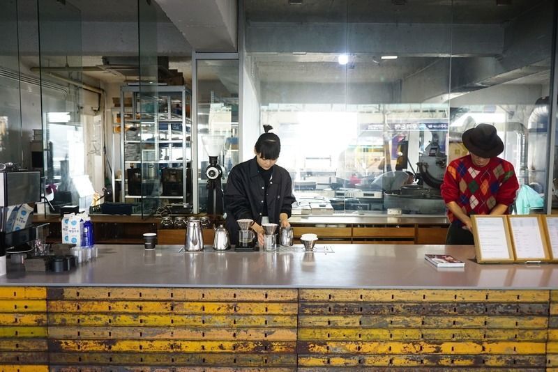 自家焙煎コーヒー豆を使用する『Anthracite COFFEE ROASTERS』